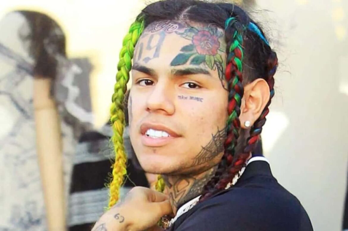 6ix9ine Blessed A Family In Mexico With 1Million Pesos
